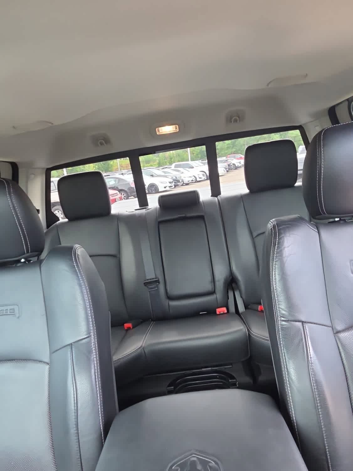 2016 Ram 3500 Laramie photo 8
