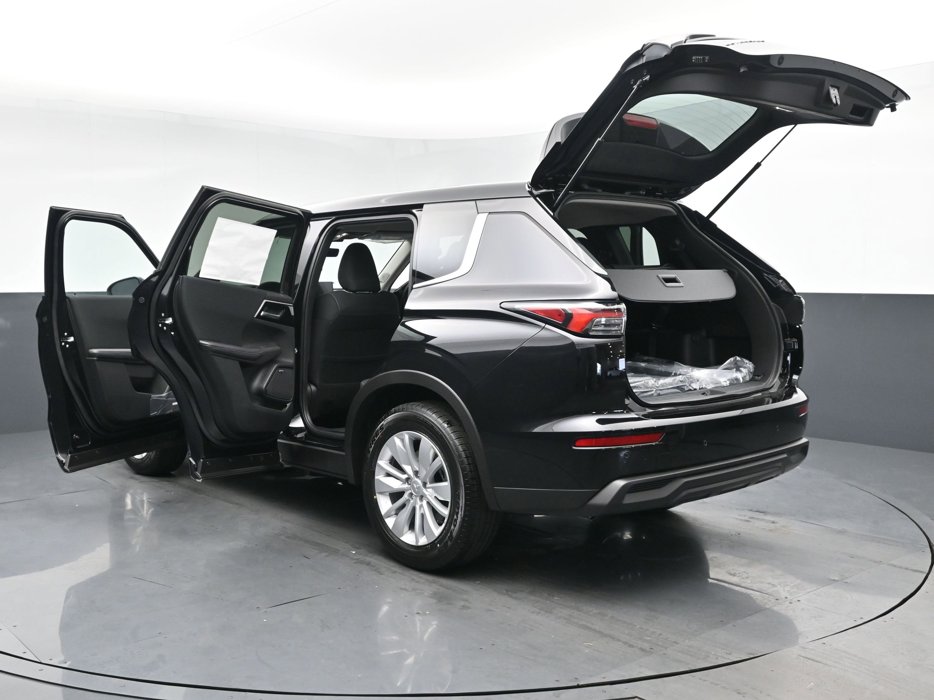 2025 Mitsubishi Outlander ES photo 30