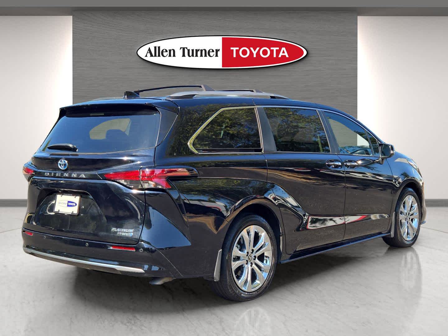 2024 Toyota Sienna Platinum photo 4