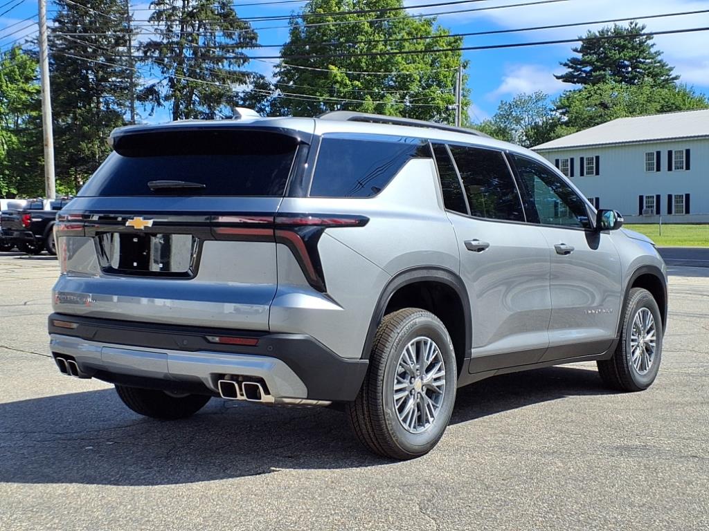 2025 Chevrolet Traverse photo 3