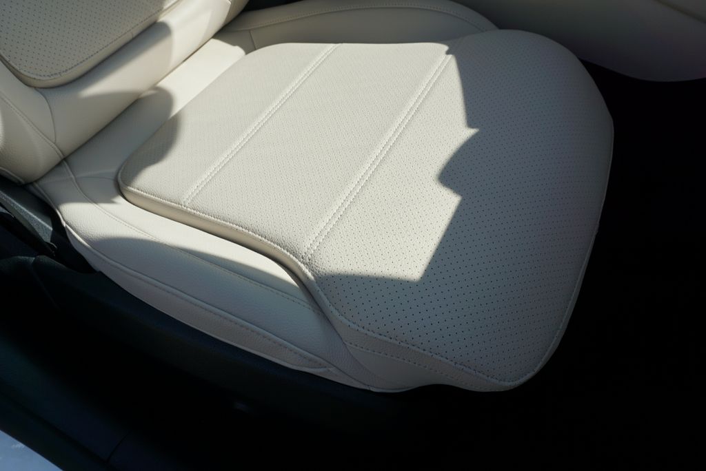 2025 Mercedes Benz C 300 photo 62