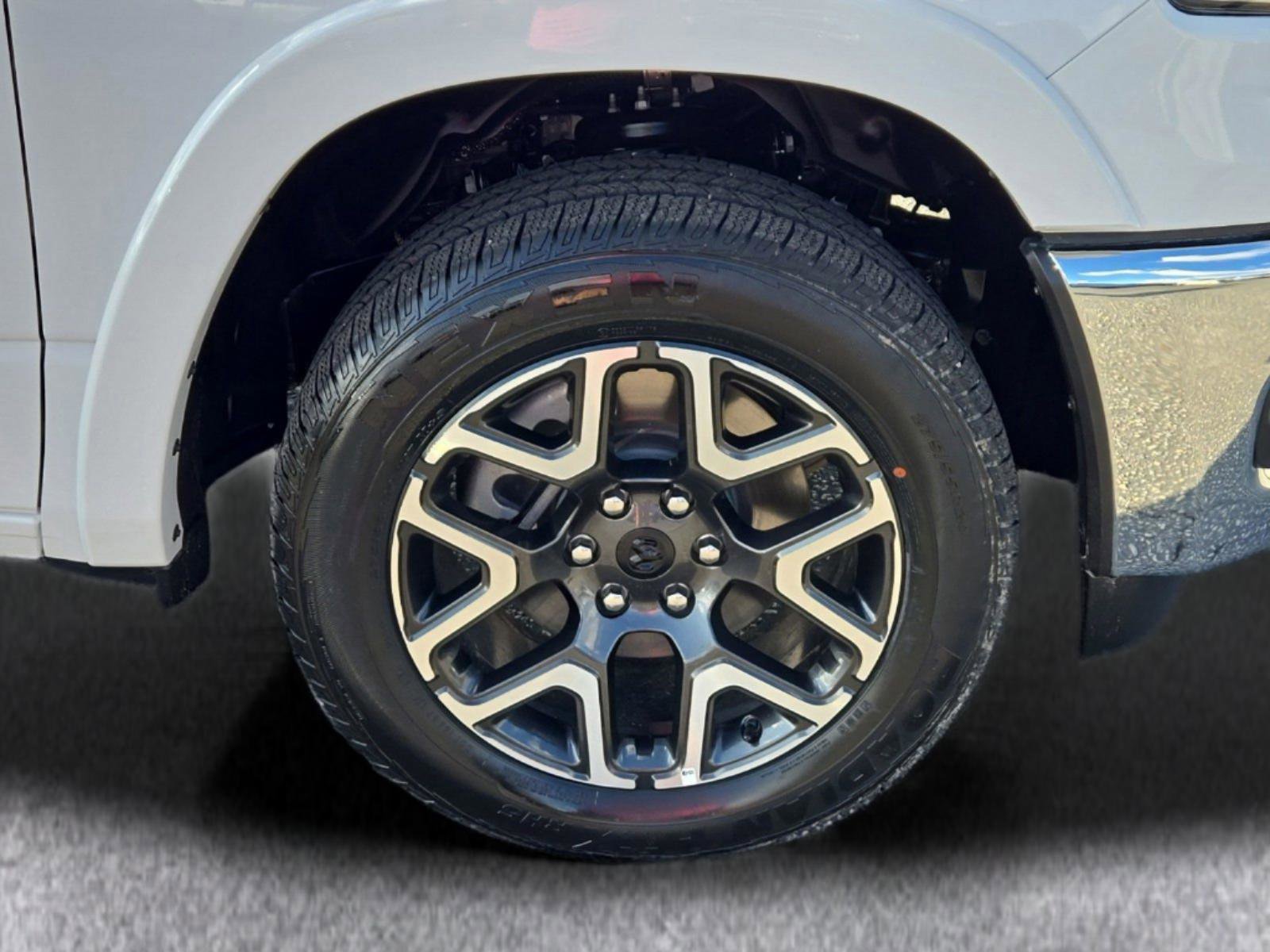 2025 Ram 1500 Laramie photo 4