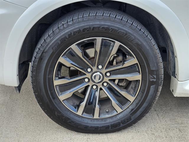 2019 Nissan Armada Platinum photo 4