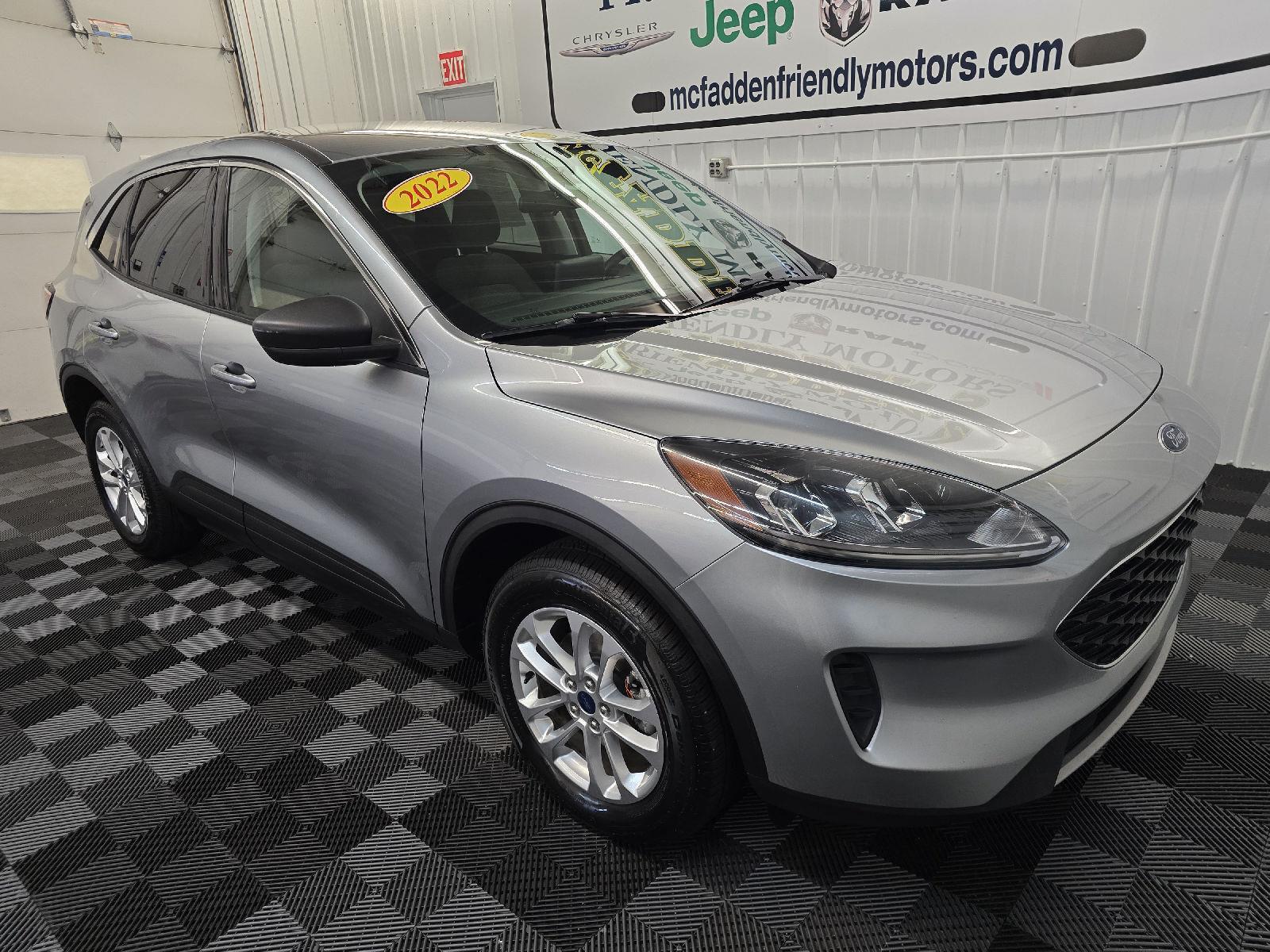 2022 Ford Escape SE photo 3