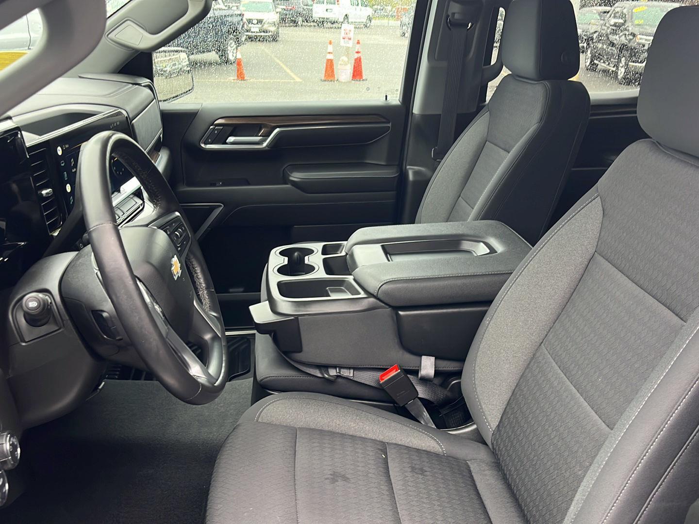 2022 Chevrolet Silverado 1500 LT photo 10