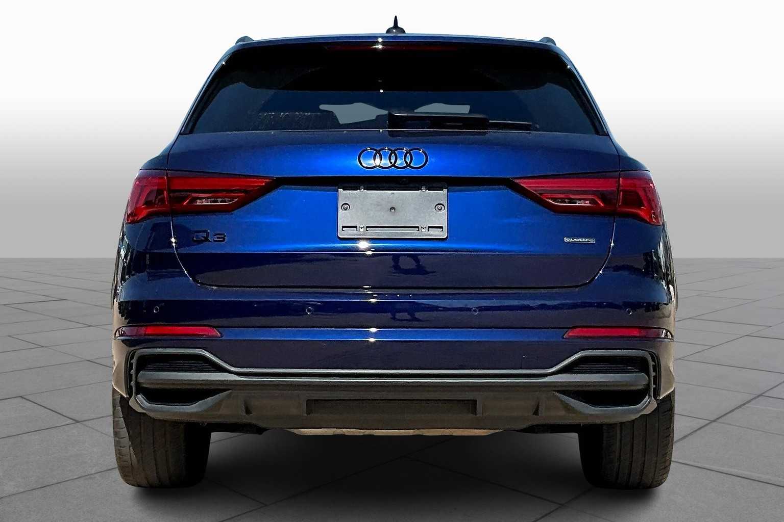 2023 Audi Q3 S line Premium Plus photo 3
