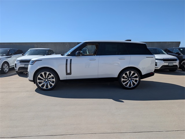 2025 Land Rover Range Rover SE photo 3