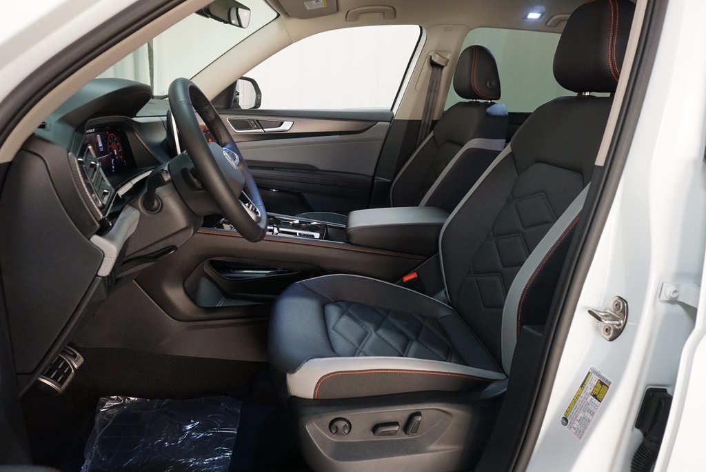 2025 Volkswagen Atlas Peak Edition SE photo 10