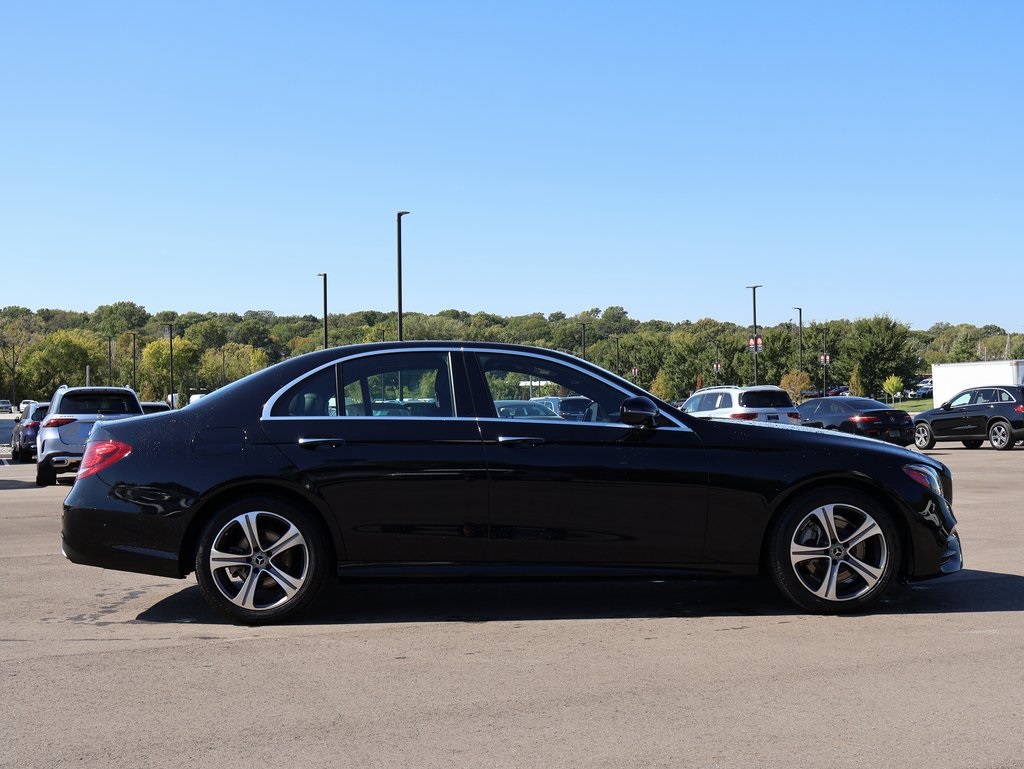 2019 Mercedes Benz E 300 4MATIC photo 4