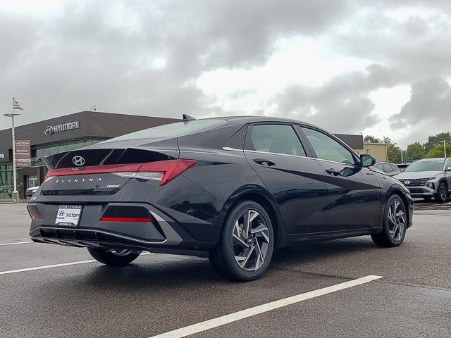 2025 Hyundai Elantra Limited photo 5