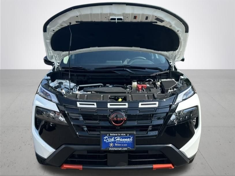 2026 Nissan Rogue SV photo 2