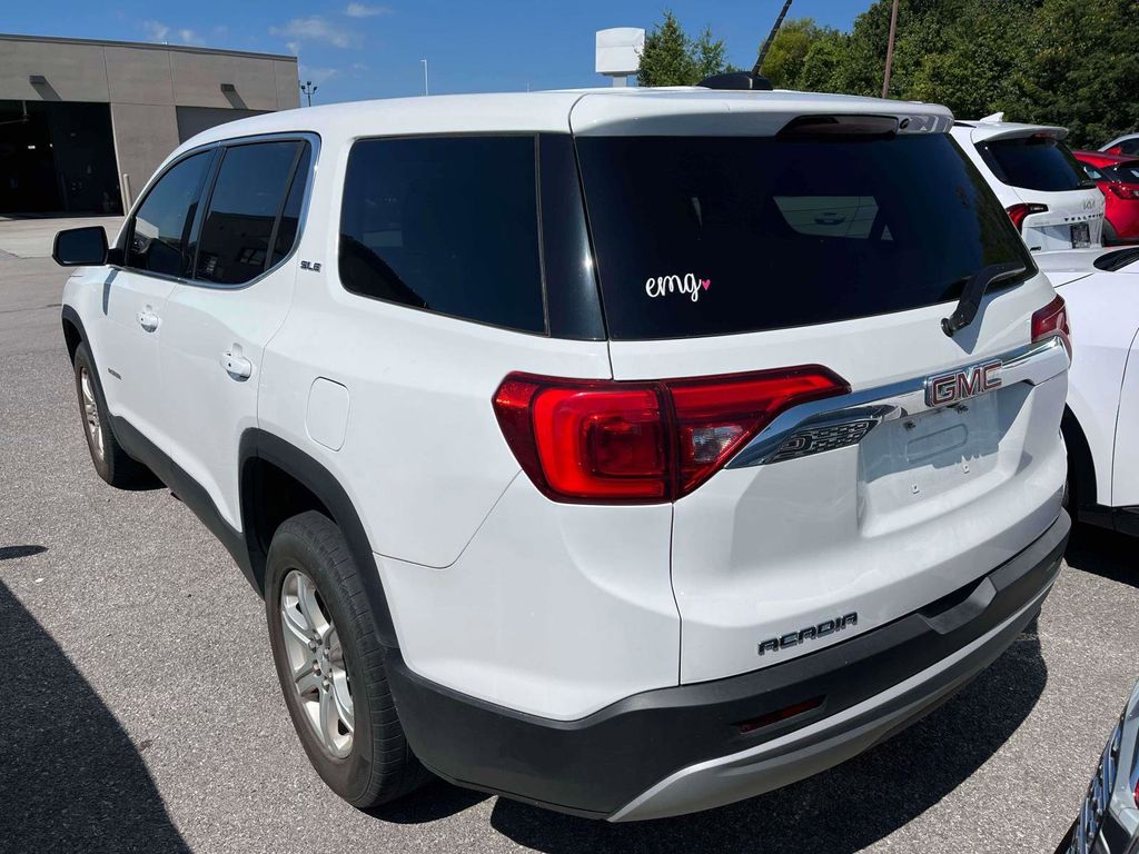 2017 Gmc Acadia SLE photo 3