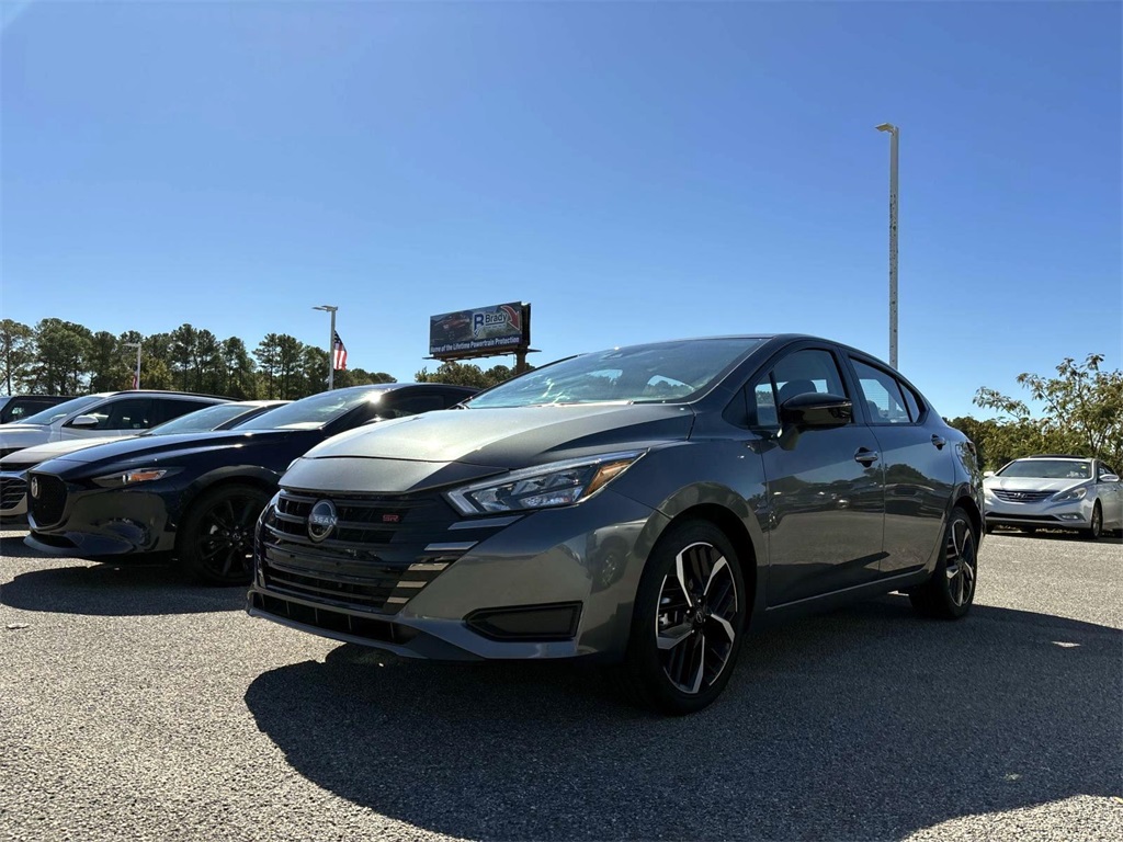2025 Nissan Versa 1.6 SR photo 3