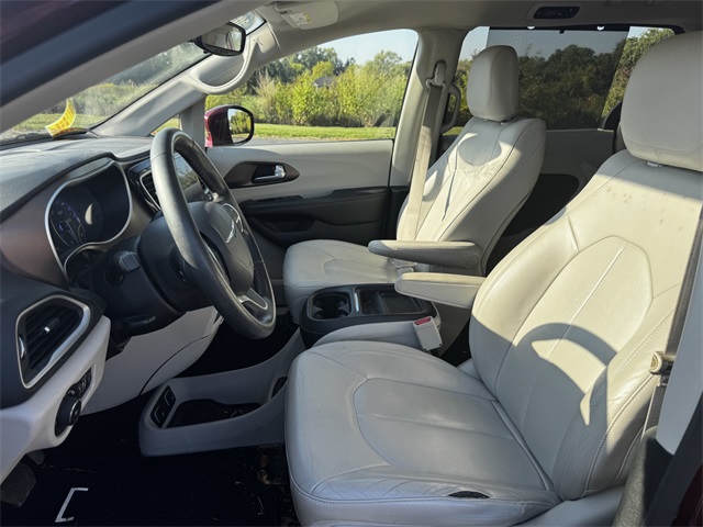 2017 Chrysler Pacifica Touring L photo 21