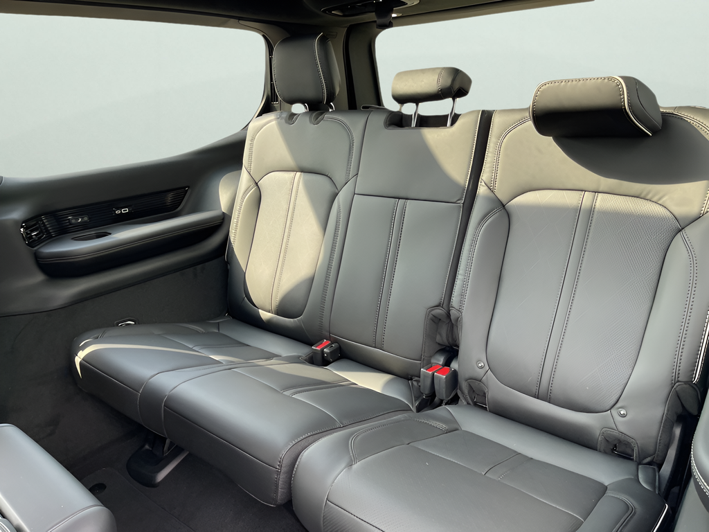 2025 Jeep Grand Wagoneer II photo 27