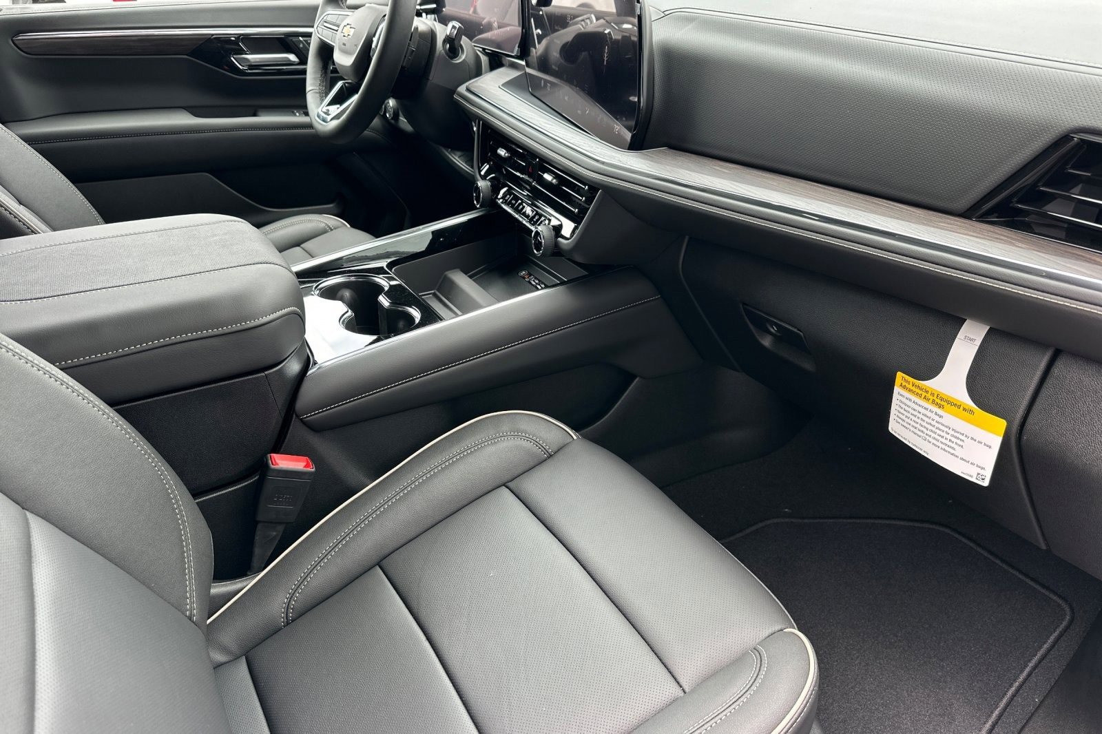 2025 Chevrolet Suburban Premier photo 19