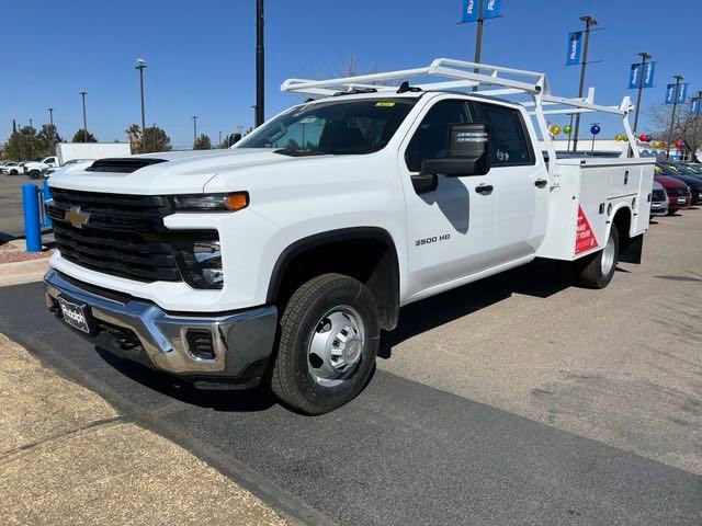2024 Chevrolet Silverado 3500 Chassis Cab Work Truck's photo