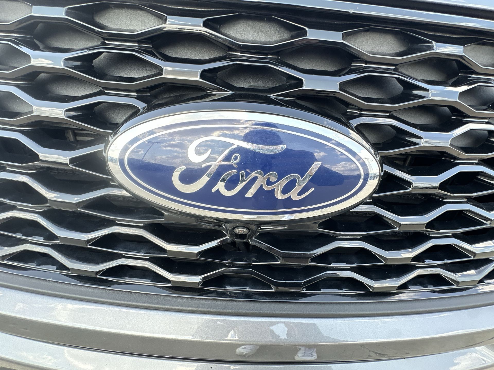 2022 Ford Explorer ST photo 29