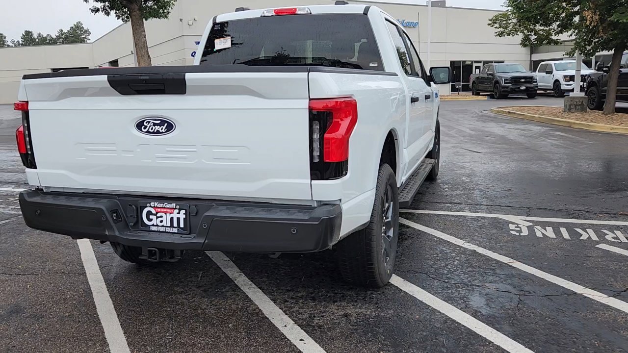 2025 Ford F-150 Lightning photo 7