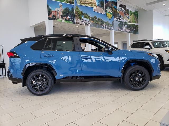 2025 Toyota RAV4 Hybrid XSE photo 4