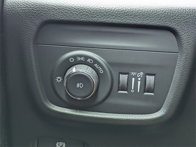 2025 Jeep Grand Cherokee Limited photo 27