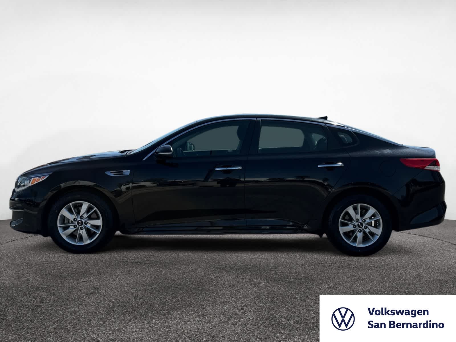 2018 Kia Optima LX photo 2