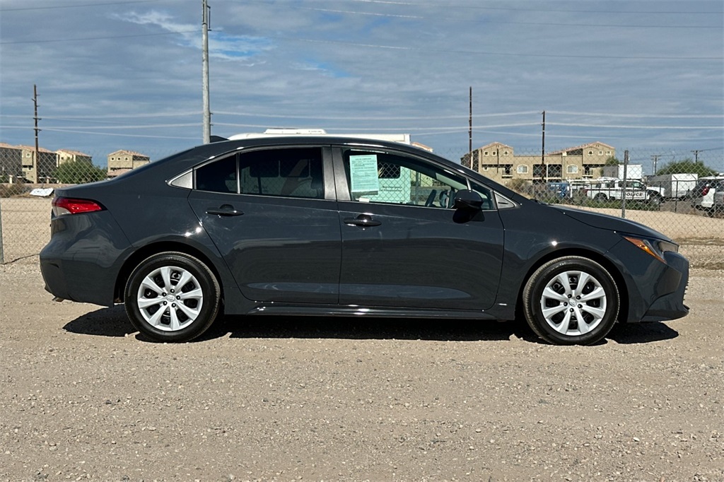 2024 Toyota Corolla LE photo 3