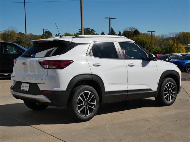 2026 Chevrolet Trailblazer LT photo 3