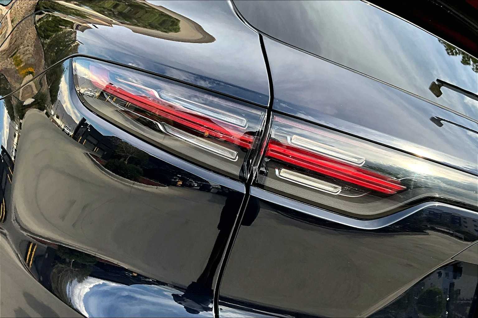 2023 Porsche Cayenne Turbo photo 20
