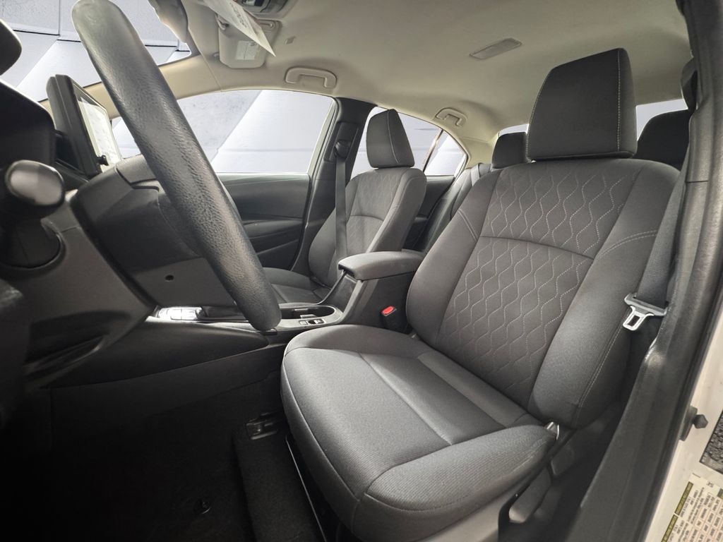 2023 Toyota Corolla LE photo 8