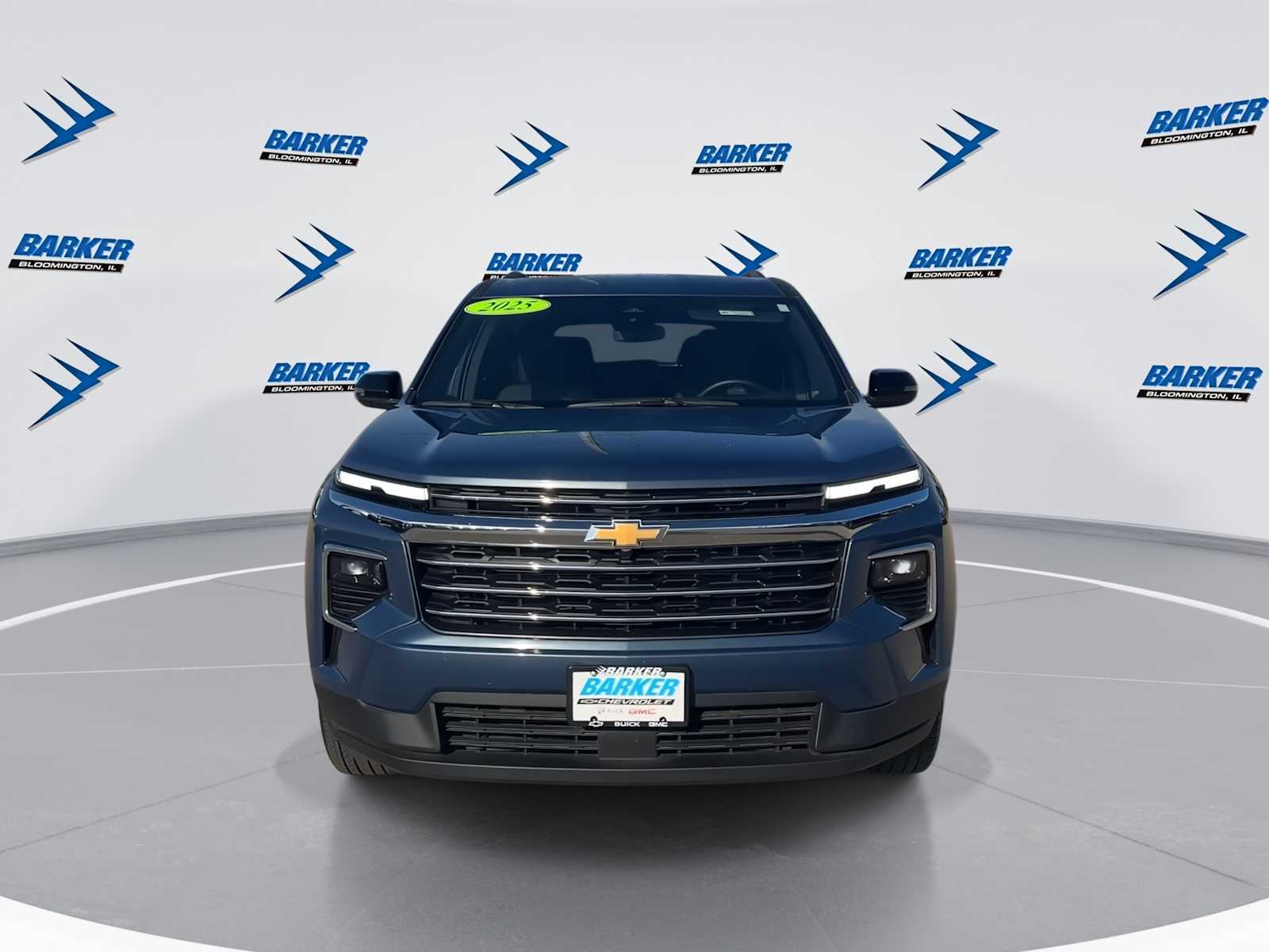 2025 Chevrolet Traverse photo 2