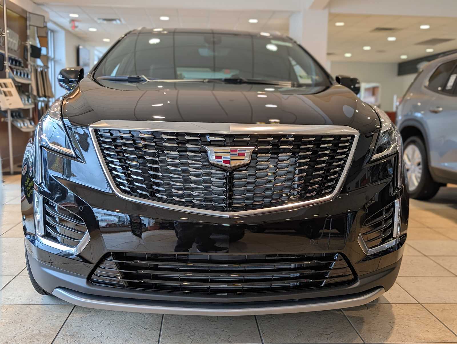 2025 Cadillac XT5 Premium Luxury photo 2