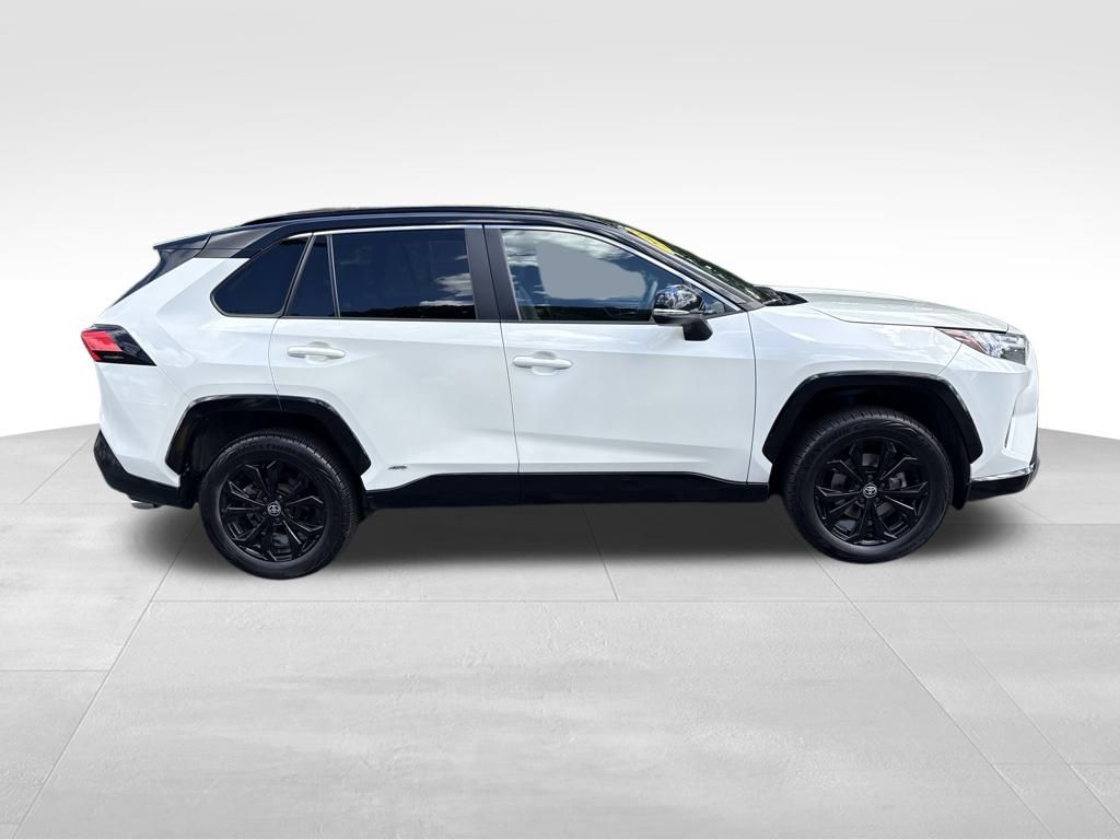 2022 Toyota RAV4 Hybrid XSE photo 6