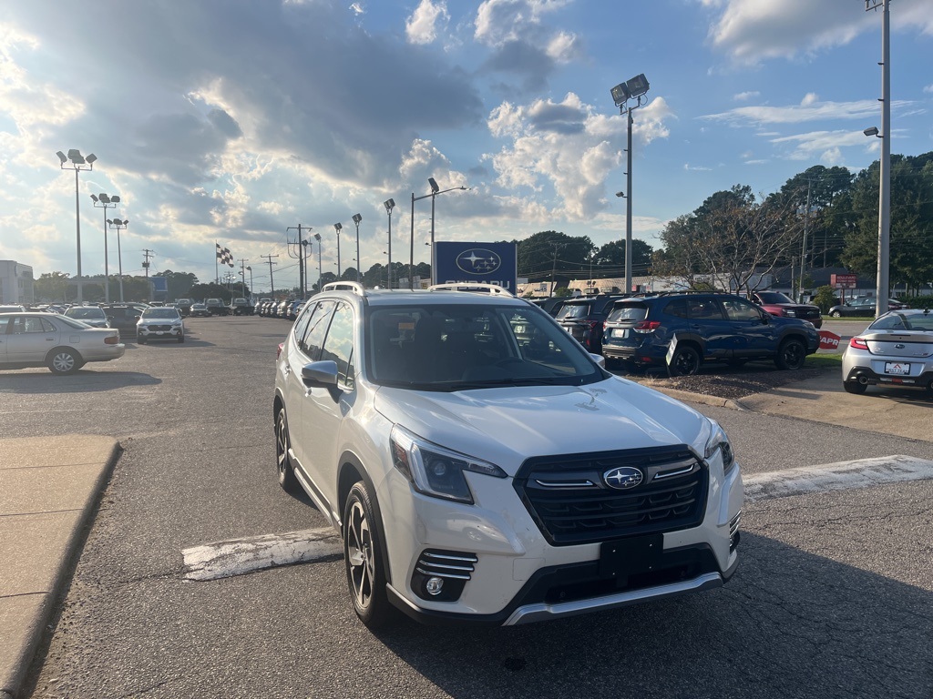 2023 Subaru Forester Touring photo 5
