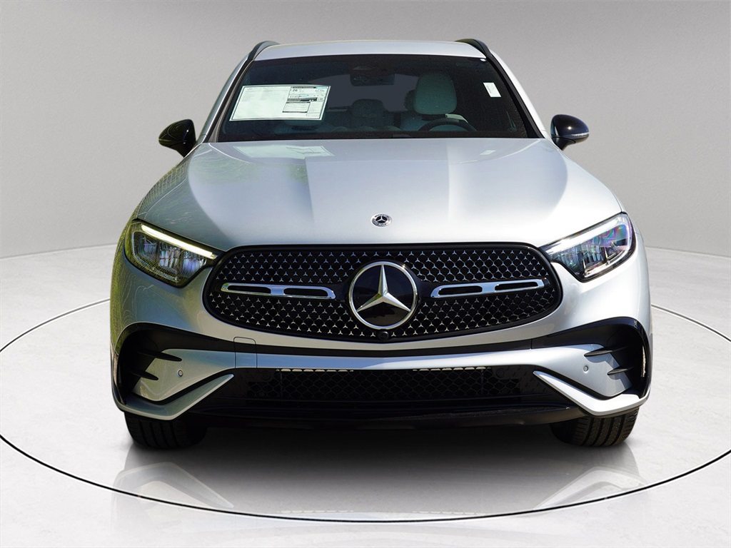 2025 Mercedes Benz GLC 300 4MATIC photo 2