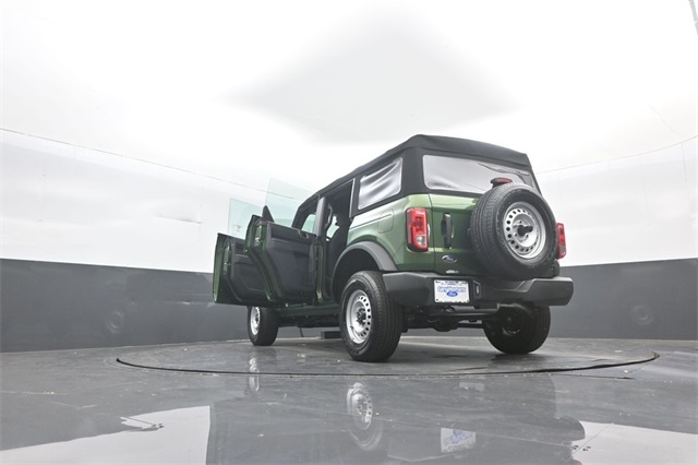 2025 Ford Bronco Base photo 31
