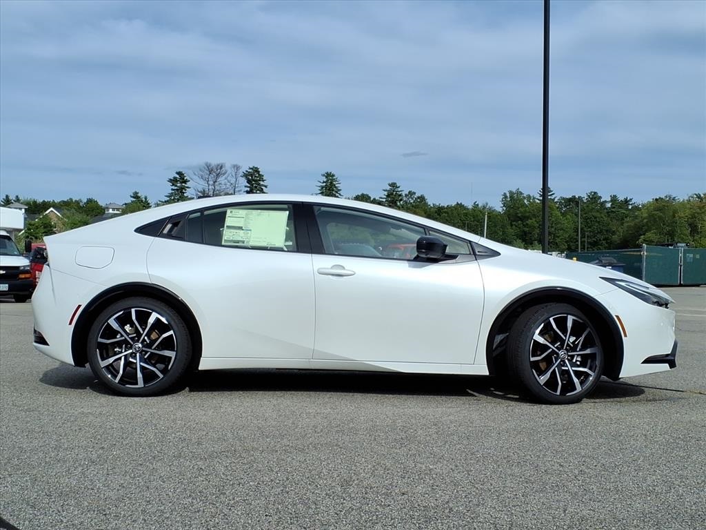 2026 Toyota Prius Plug-in Hybrid XSE Premium photo 2