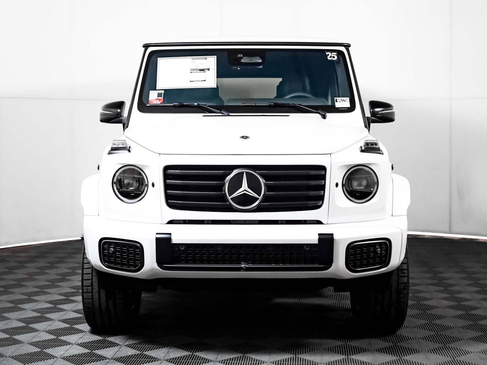2025 Mercedes Benz G photo 9
