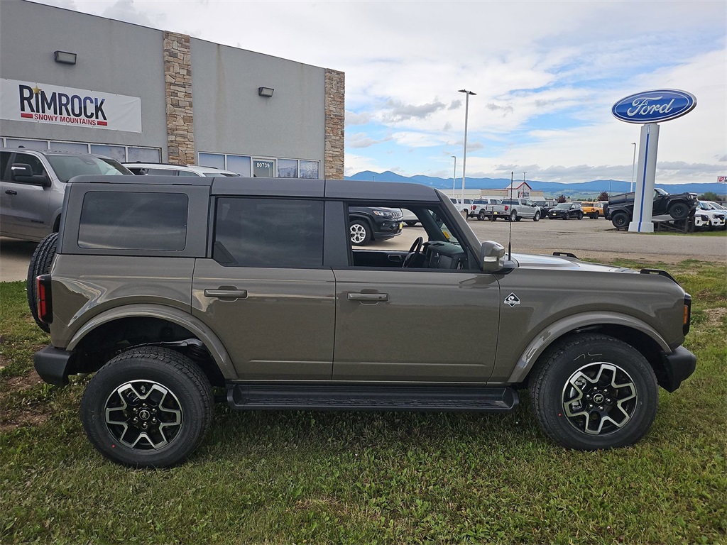 2025 Ford Bronco Outer Banks photo 11