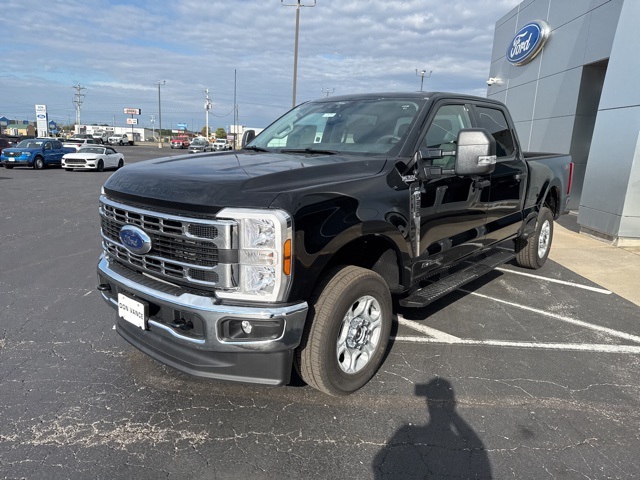 2026 Ford F-250 XLT photo 2