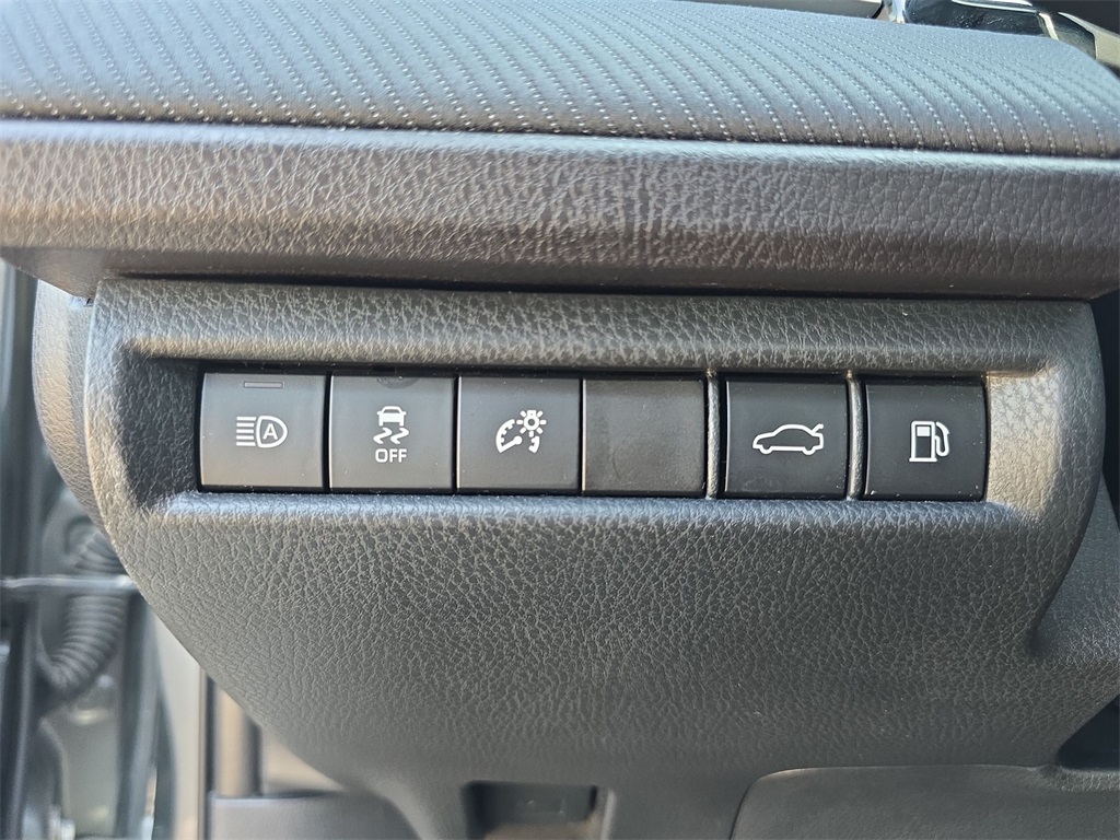 2025 Toyota Camry SE photo 16