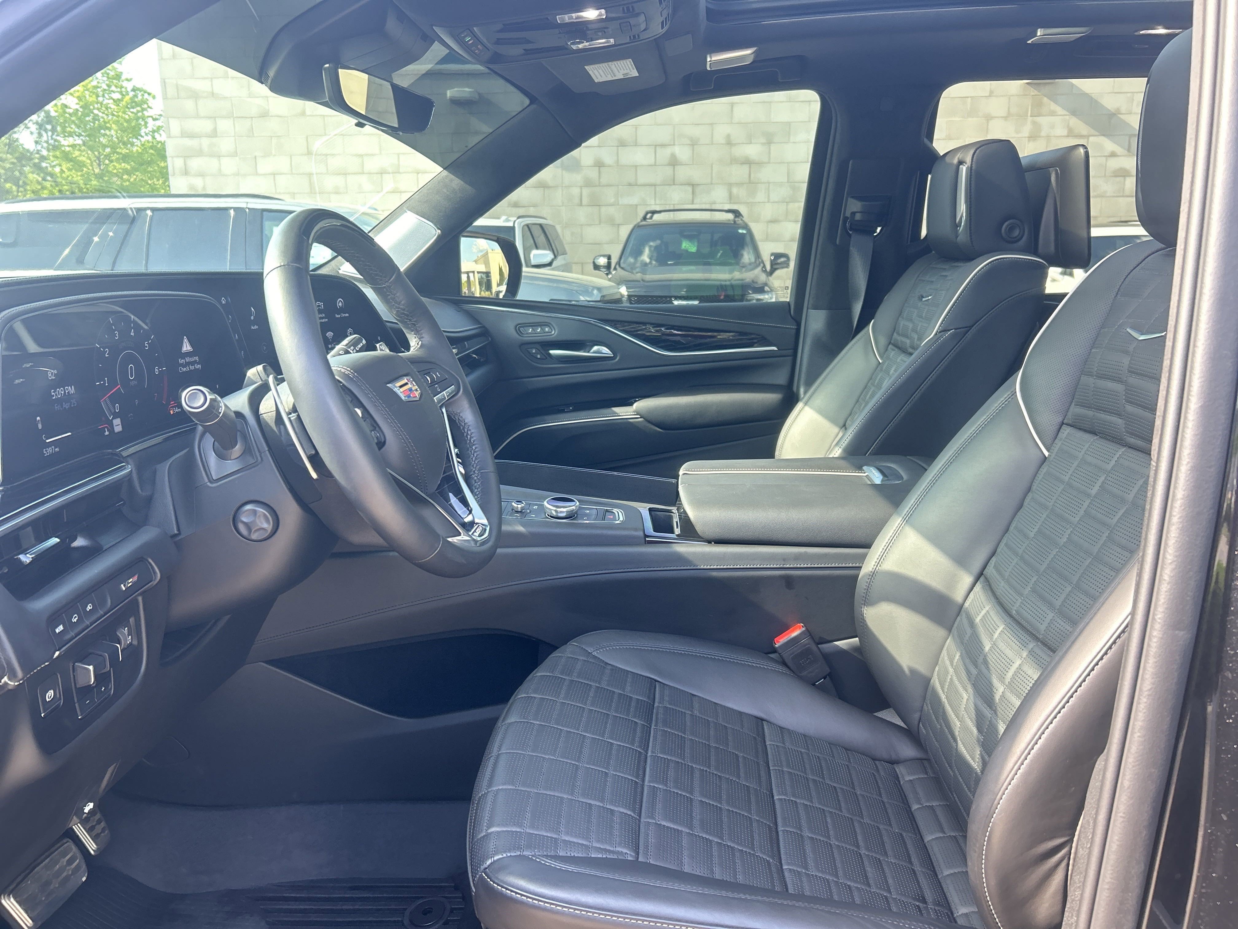 2024 Cadillac Escalade V-Series photo 9