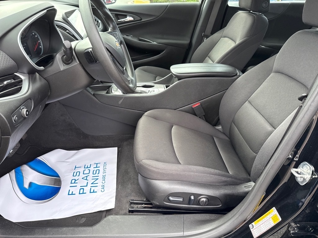2024 Chevrolet Malibu 1LT photo 4