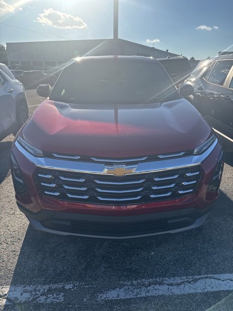 2026 Chevrolet Equinox LT photo 2