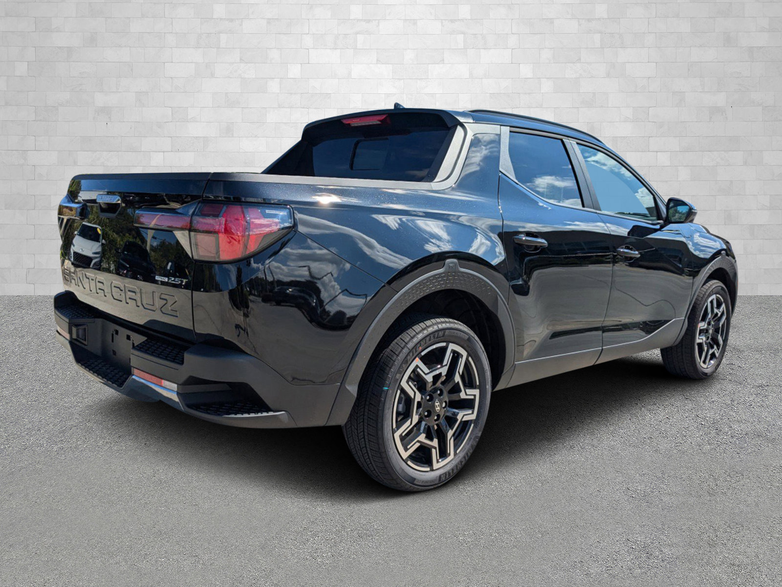 2025 Hyundai Santa Cruz Limited photo 2
