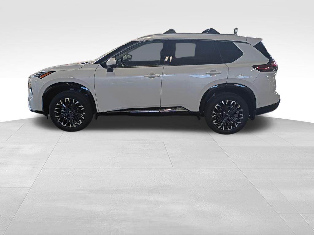 2026 Nissan Rogue Platinum photo 2