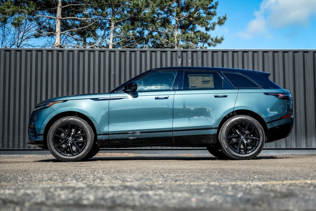 2026 Land Rover Range Rover Velar SE photo 3