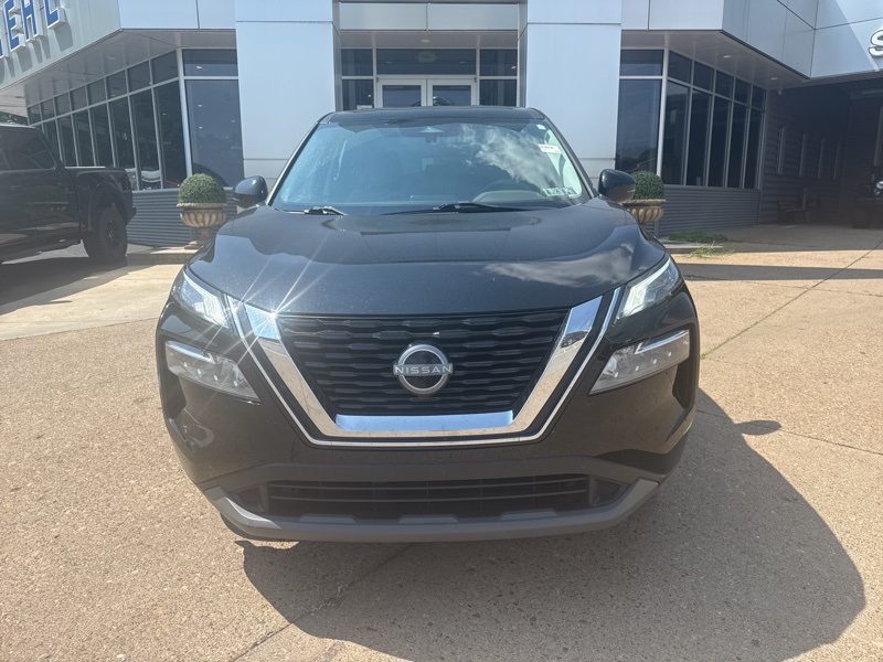 2022 Nissan Rogue SV photo 2