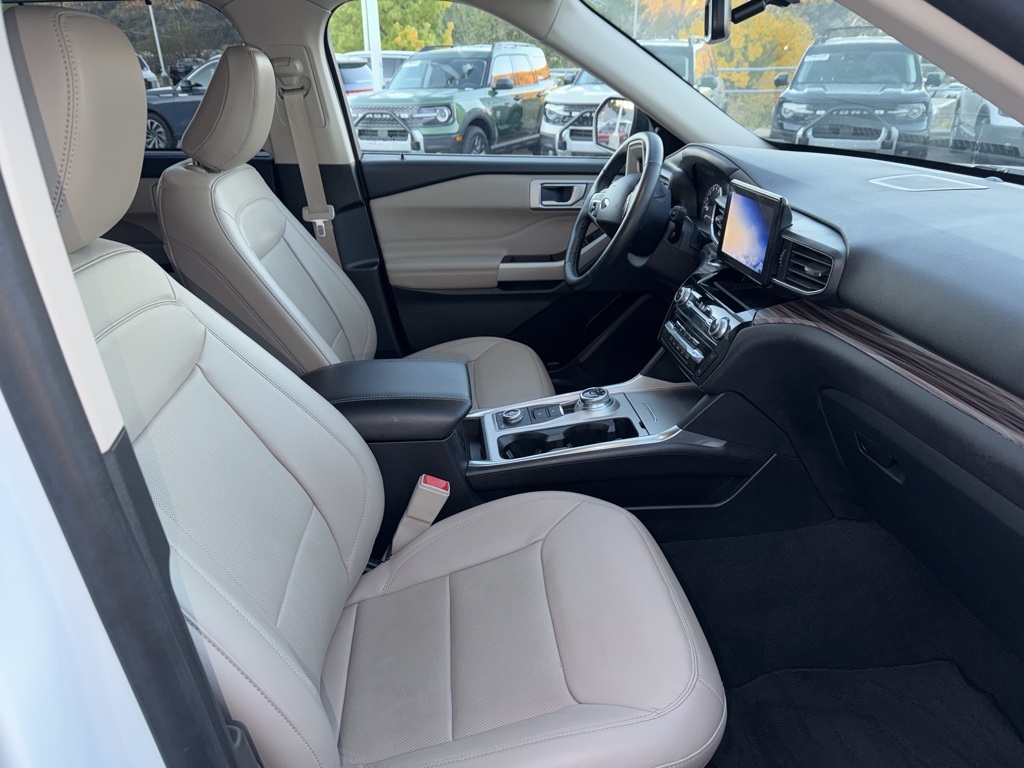 2024 Ford Explorer Limited photo 2