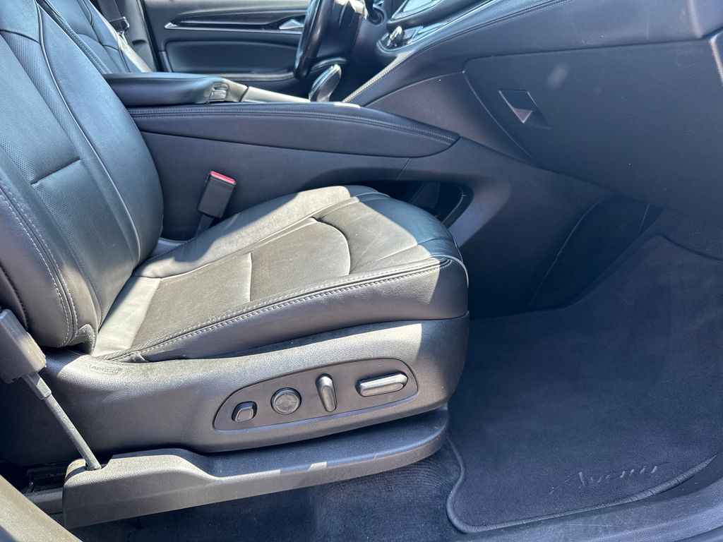 2021 Buick Enclave Avenir photo 13